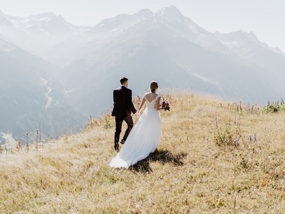 Hochzeit - Hochzeitsessen: 5-Gänge Hochzeitsmenü - Tiroler Oberland - Das Thony's bietet eine Traumkulisse für unvergessliche Hochzeitsfotos. - Thony's