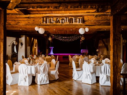Hochzeit - Hochzeits-Stil: Traditionell - Hitzendorf - Wie es geschrieben steht: "Willkommen!" - Lässerhof