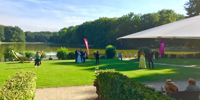 Hochzeit - Umgebung: im Park - Bergheim (Rhein-Erft-Kreis) - Club Astoria