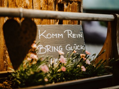 Hochzeit - Art der Location: Wintergarten - Werfen - Liebevolle Details an allen Ecken und Enden. - TIERGARTEN ALM
