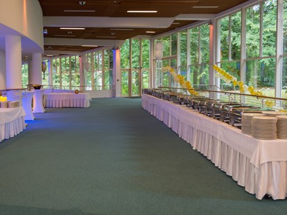 Hochzeit - Art der Location: Eventlocation - Ohlsdorf - großzügiger Buffetbereich - Toscana Congress Gmunden