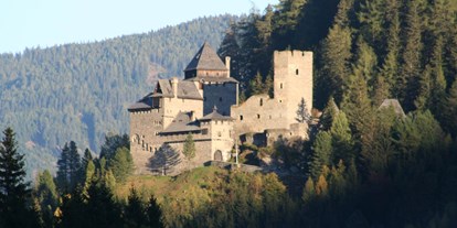 Hochzeit - Herbsthochzeit - Lungau - Für Ihren Festtag gehört Ihnen die ganze Burganlage! - Burg Finstergrün