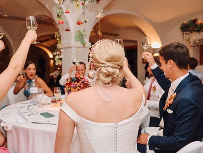Hochzeit - Geeignet für: Gala, Tanzabend und Bälle - Bezirk Völkermarkt - Alte Meierei Bleiburg I Brautpaar I Säulenhalle - ALTE MEIEREI BLEIBURG