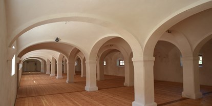 Hochzeit - Art der Location: Schloss - Kärnten - Alte Meierei Bleiburg I Säulenhalle leer - ALTE MEIEREI BLEIBURG