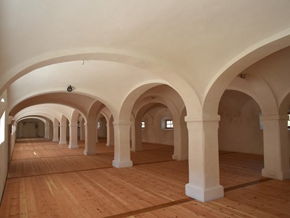 Hochzeit - Art der Location: privates Anwesen - Kärnten - Alte Meierei Bleiburg I Säulenhalle leer - ALTE MEIEREI BLEIBURG