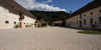 Hochzeit - Festzelt - Kärnten - Alte Meierei Bleiburg I Innenhof leer - ALTE MEIEREI BLEIBURG