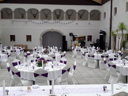 Hochzeit - Weinkeller - Oberösterreich - Der Innenhof des Hof Groß Höllnberg. - Hof Groß Höllnberg