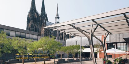Hochzeit - Sommerhochzeit - Köln - Außenansicht - Hotel Mondial am Dom Cologne-MGallery