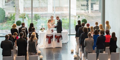 Hochzeit - Preisniveau: hochpreisig - Schwieberdingen - Trauung im Atrium - DAS K - Kultur- und Kongresszentrum