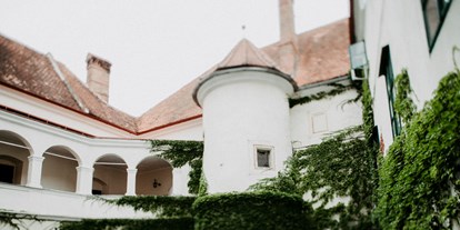 Hochzeit - Umgebung: im Park - Österreich - Schloss Ernegg