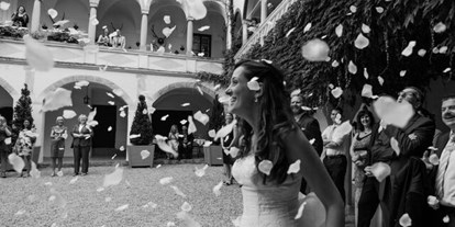 Hochzeit - Festzelt - Rosenregen im Arkadenhof - Schloss Ernegg