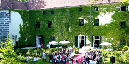 Hochzeit - Art der Location: im Freien - Niederösterreich - Standesamtliche Hochzeit im Schloss Ernegg - Schloss Ernegg