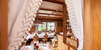 Hochzeit - Art der Location: Hotel - Tiroler Oberland - http://www.dassonnbichl.at/heiraten-in-den-bergen - Sonnbichl Stube