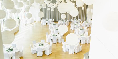 Hochzeit - Art der Location: im Freien - Niederösterreich - Im stimmungsvollem Festsaal (bis 350 Personen) können die Tische flexibel gestellt werden. - Das Schloss an der Eisenstrasse****