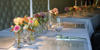 Hochzeit - Region Villach - Hochzeitstafel im 3-Hauben gekrönten "Das kleine Restaurant" - Hotel Warmbaderhof *****