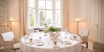 Hochzeit - Garten - Fohnsdorf - Hochzeitstafel runder Tisch - Hotel Steirerschlössl