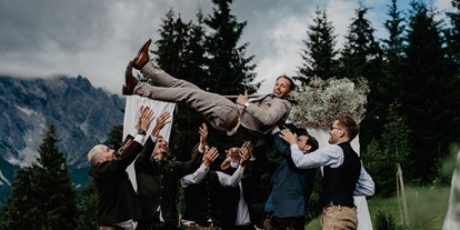 Hochzeit - Umgebung: am Land - Österreich - Feste feiern wie sie fallen - Die Deantnerin