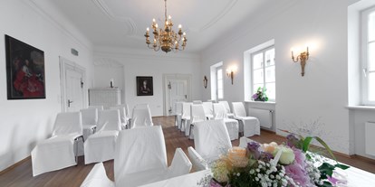 Hochzeit - Umgebung: am See - Salzburg - Eine standesamtliche Trauung im Mozarthaus in St. Gilgen. - Mozarthaus St. Gilgen am Wolfgangsee