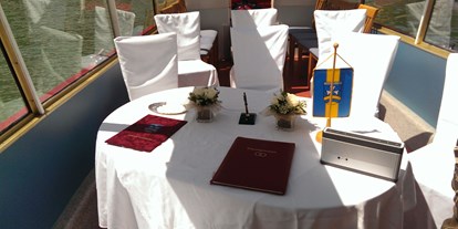 Hochzeit - Art der Location: Eventlocation - Bad Aussee - Trauung am Fahrgastschiff "Monika" - Schifffahrt Loidl