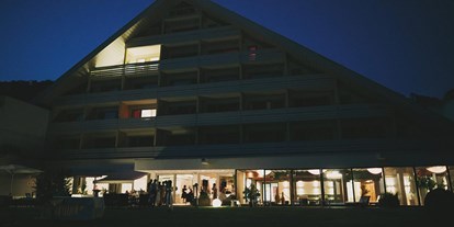 Hochzeit - Art der Location: Hotel - Wien Neubau - Die Krainerhütte bei Nacht.
Foto © thomassteibl.com - Seminar- und Eventhotel Krainerhütte
