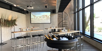 Hochzeit - Umgebung: in einer Stadt - Vorarlberg - Der Veranstaltungsraum bietet 60 Gästen in Bankett-Bestuhlung Platz. - ANNA