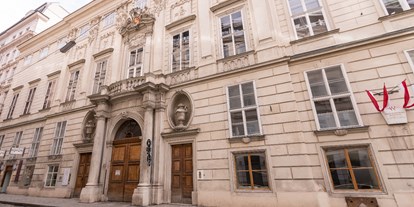 Hochzeit - Umgebung: in einer Stadt - Mödling - Das Palais Schönborn-Batthyány in Wien. - Palais Schönborn-Batthyány