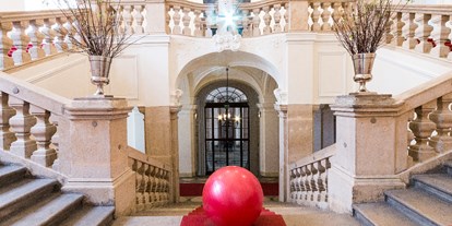 Hochzeit - Art der Location: Schloss - Wien Wieden - Die Feststiege im Palais Schönborn-Batthyány in Wien. - Palais Schönborn-Batthyány