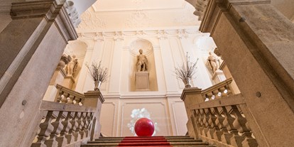 Hochzeit - Art der Location: Schloss - Wien Penzing - Die Feststiege im Palais Schönborn-Batthyány in Wien. - Palais Schönborn-Batthyány