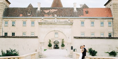 Hochzeit - Umgebung: am Land - Sitzenberg - Feiern Sie Ihre Hochzeit auf Schloss Walpersdorf.
Foto © melanienedelko.com - Schloss Walpersdorf