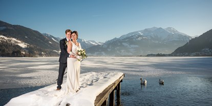 Hochzeit - Umgebung: am See - Salzburg - Winterliches Fotoshooting am Privatstrand  - Schloss Prielau Hotel & Restaurants