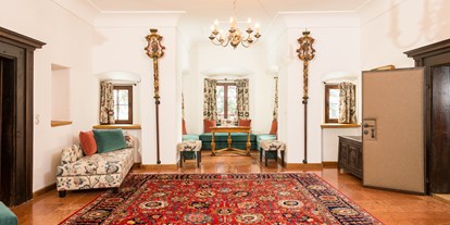 Hochzeit - nächstes Hotel - Österreich - Suite Vorraum - perfekt für die standesamtliche Trauung - Schloss Prielau Hotel & Restaurants