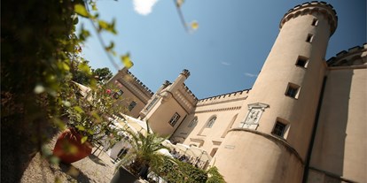 Hochzeit - Art der Location: Schloss - Kärnten - Heiraten im Freien auf der Terrasse Schloss Wolfsberg  - Schloss Wolfsberg