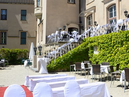 Hochzeit - Art der Location: Wintergarten - Heiraten im Freien auf Schloss Wolfsberg  - Schloss Wolfsberg