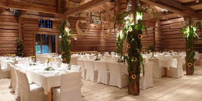 Hochzeit - Geeignet für: Geburtstagsfeier - Kirchberg in Tirol - Gerne sind wir behilflich!
z.B. für Tischwäsche, Hussen, Deko  - Bergbauernmuseum z'Bach