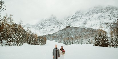 Hochzeit - Art der Location: Alm - Seefeld in Tirol - Die verschneite Landschaft bietet eine tolle Kulisse für unvergessliche Hochzeitsfotos. - Gamsalm Ehrwald 