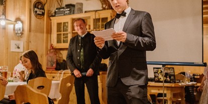 Hochzeit - Umgebung: in den Bergen - Zugspitze - Der rustikale Flair der Gamsalm Ehrwald macht eure Hochzeit unvergesslich. - Gamsalm Ehrwald 