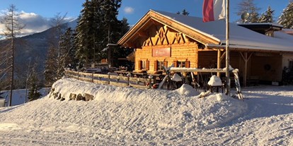 Hochzeit - barrierefreie Location - Tiroler Oberland - Die Gamsalm Ehrwald bei einer Winterhochzeit. - Gamsalm Ehrwald 