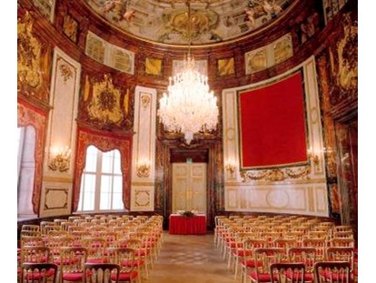 Hochzeit - Umgebung: in einer Stadt - Wien-Stadt Innere Stadt - Ovaler Festsaal Trauung - Palais Daun-Kinsky
