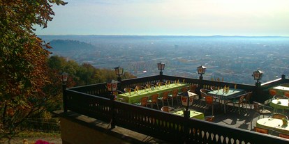 Hochzeit - Art der Location: im Freien - Süd & West Steiermark - Von der GH-Terrasse bietet sich ein einmaliger Panoramablick auf Graz und den Schloßberg - Gasthaus Hubertushöhe