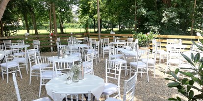 Hochzeit - Umgebung: im Park - Bergheim (Rhein-Erft-Kreis) - Villa Bowdy