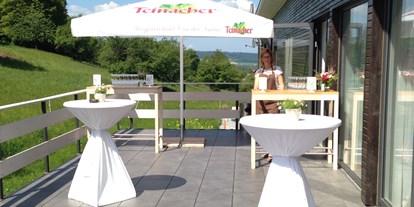 Hochzeit - Festzelt - Stutensee - Unsere Sonnenterrasse bietet Platz für einen Sektempfang oder zum gemütlichen Päuschen zwischendurch. - Bischoff's Landrestaurant