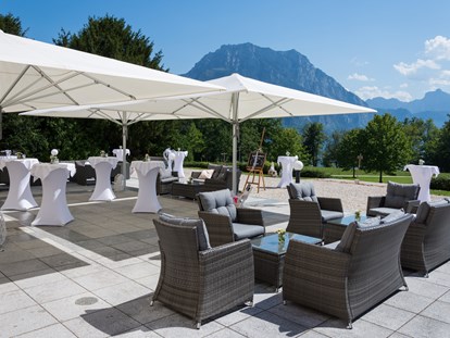 Hochzeit - Umgebung: am See - Lenzing (Lenzing) - Terrasse mit "Weitblick" - Villa Toscana/Toscana Congress Gmunden