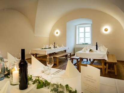 Hochzeit - Hochzeits-Stil: Traditionell - Bezirk Spittal an der Drau - 2018 Gewölbestube - gut Platz und Raum für ca. 26 Personen - Schloss Greifenburg