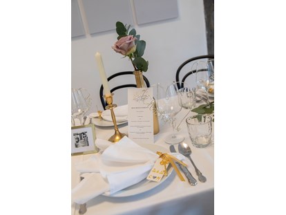 Hochzeit - Hochzeits-Stil: Modern - Bezirk Spittal an der Drau - 2020 Hochzeitstafel - Schloss Greifenburg