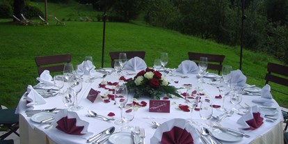 Hochzeit - Elsbethen - Hochzeitstafel im Grünen - Romantik Hotel & Restaurant "DIE GERSBERG ALM"