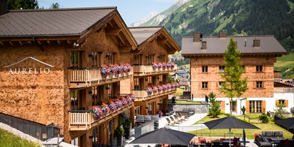 Hochzeit - Art der Location: Restaurant - St. Anton am Arlberg - Außenansicht im Sommer - Hotel & Chalet Aurelio