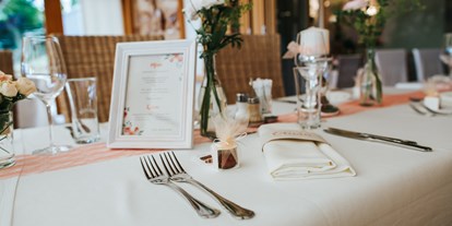 Hochzeit - Geeignet für: Firmenweihnachtsfeier - Rothenthurn - Eine Festtafel im großen Festsaal. - Gasthof Perauer
