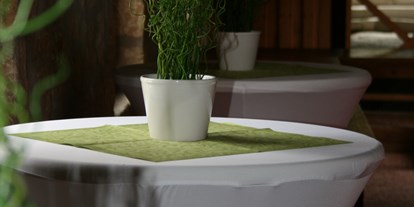 Hochzeit - externes Catering - Weiden am See - Agape unter dem Vordach des Gartens - Römerstadt Carnuntum