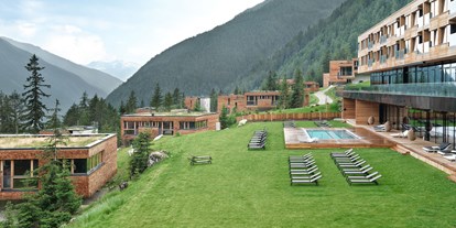 Hochzeit - Sommerhochzeit - Tirol - Gradonna****S angelegt wie ein autofreies Bergdorf - Gradonna ****s Mountain Resort Châlets & Hotel