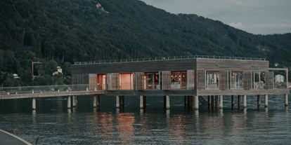 Hochzeit - Bezau - Das einzigartige Badehaus auf dem Bodensee gilt als Vorzeigeobjekt der Vorarlberger Holzbaukunst. 
Platz für 60 Personen bei schlechtem Wetter / Platz für 140 Personen bei schönem Wetter.  - Seehotel am Kaiserstrand